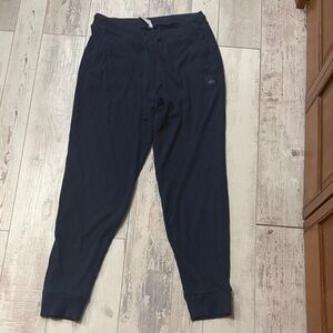 ALO Yoga women’s Dark Navy Ribbed Muse Joggers